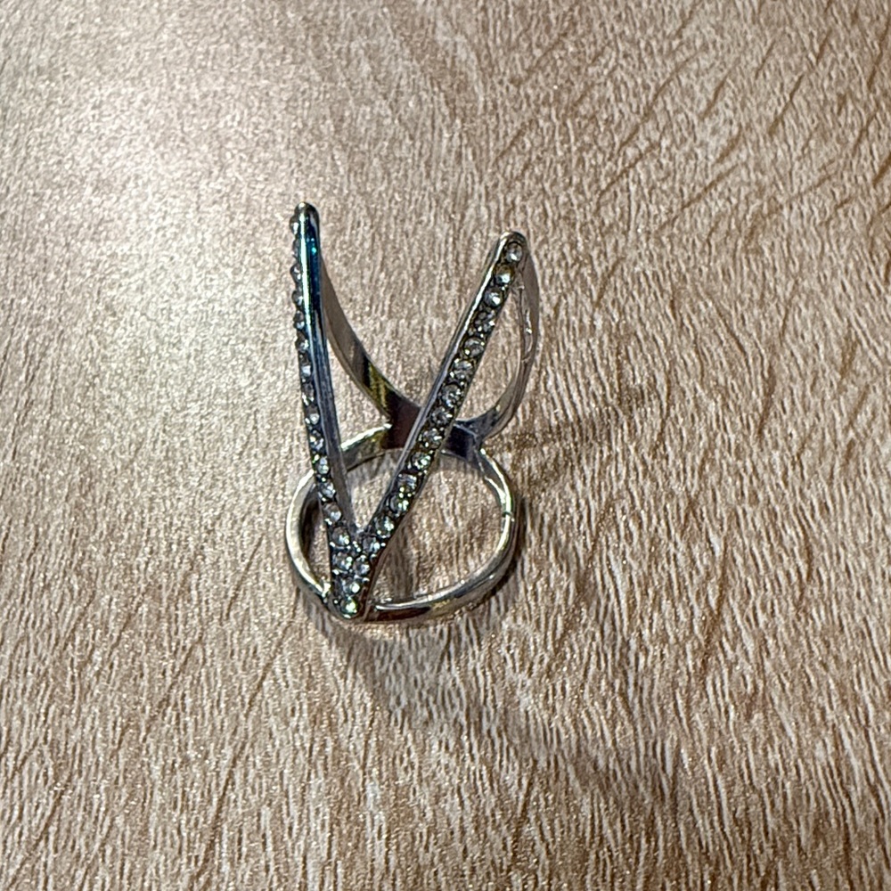 Silver Tone Rhinestone V-Shaped Ring - Picture 1 of 5